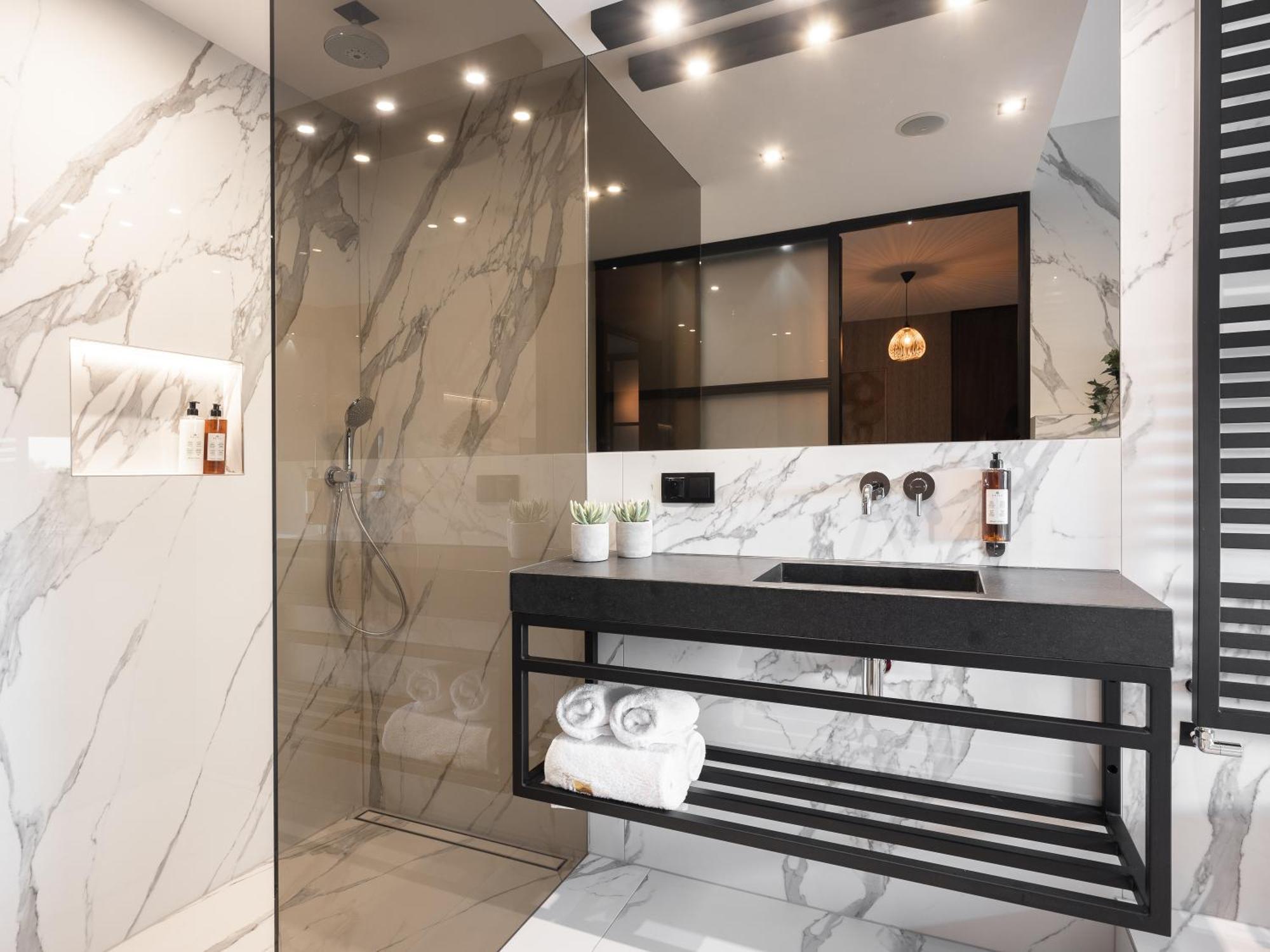 Art Penthouse With Jacuzzi - Center Appartement *