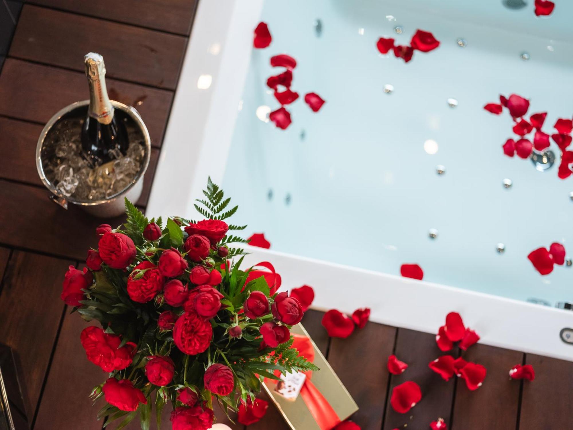 Art Penthouse With Jacuzzi - Center Appartement *